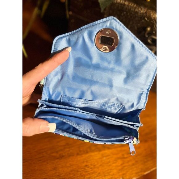 Vera Bradley Blueberry Blooms Turn Lock Wallet Wristlet - Picture 4 of 4